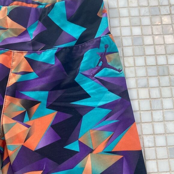 Jordan Training Multi-colored Crop Leggings - Picture 3 of 4
